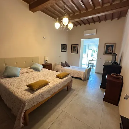 Ambrogiana ليفورنو